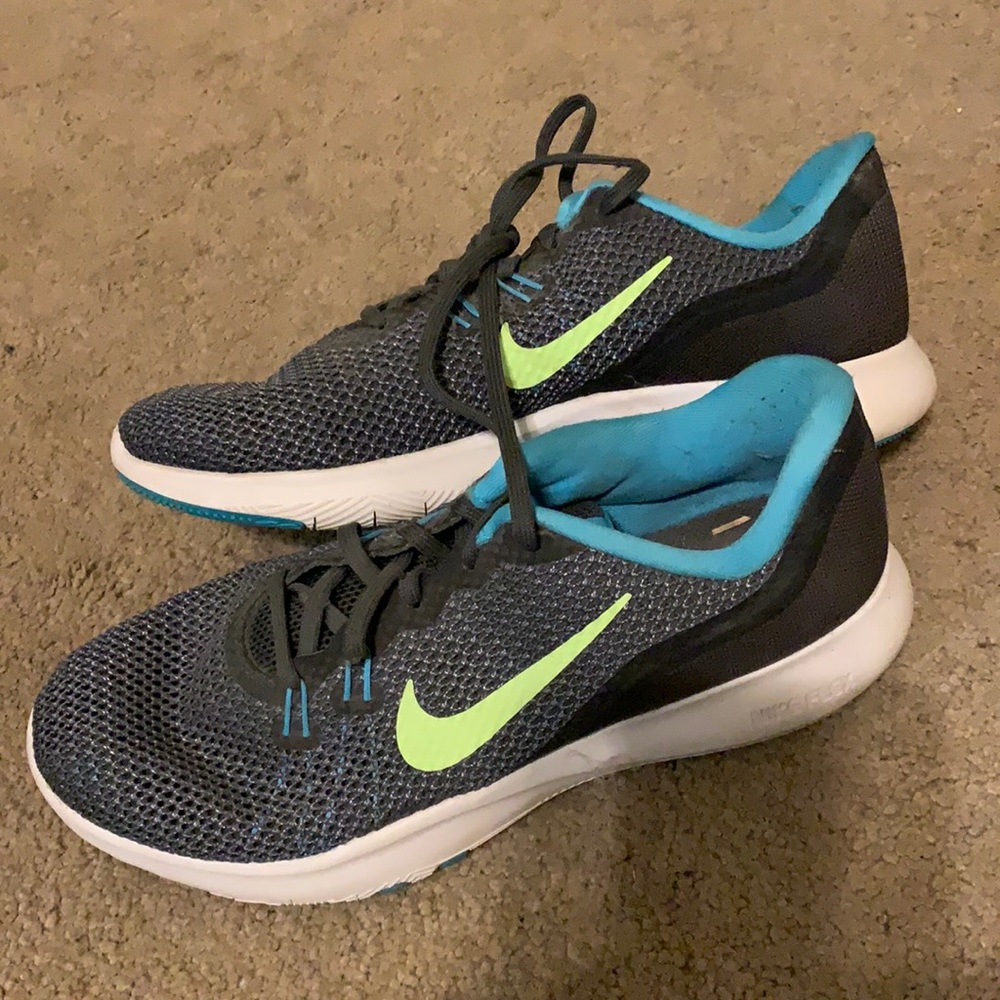 Nike tennis shoes